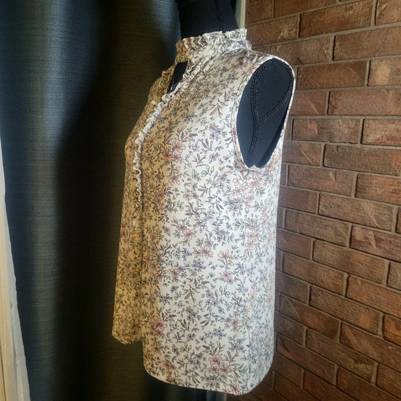 PerSeption Concepts Floral Sleeveless Ruffle Detail Blouse - Size S - Picture 4 of 10